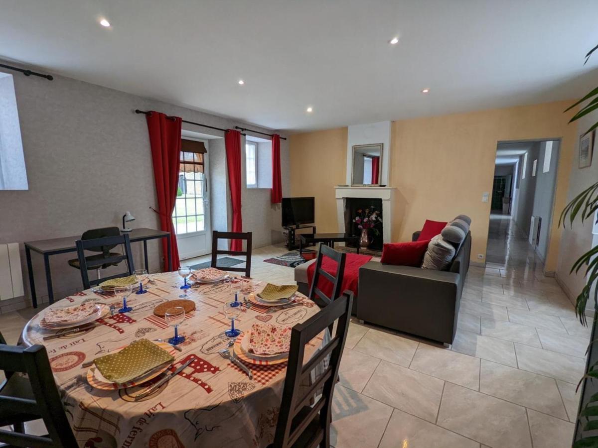 Gite Charmant Au Coeur D'Un Chateau Historique Avec Parc, Proche De Cognac, Ideal Famille Et Nature - Fr-1-653-167 Cherves-de-Cognac Exterior photo